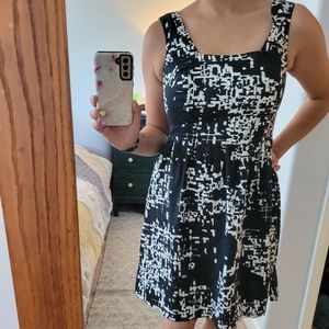 💜2/$20 Black and white dress